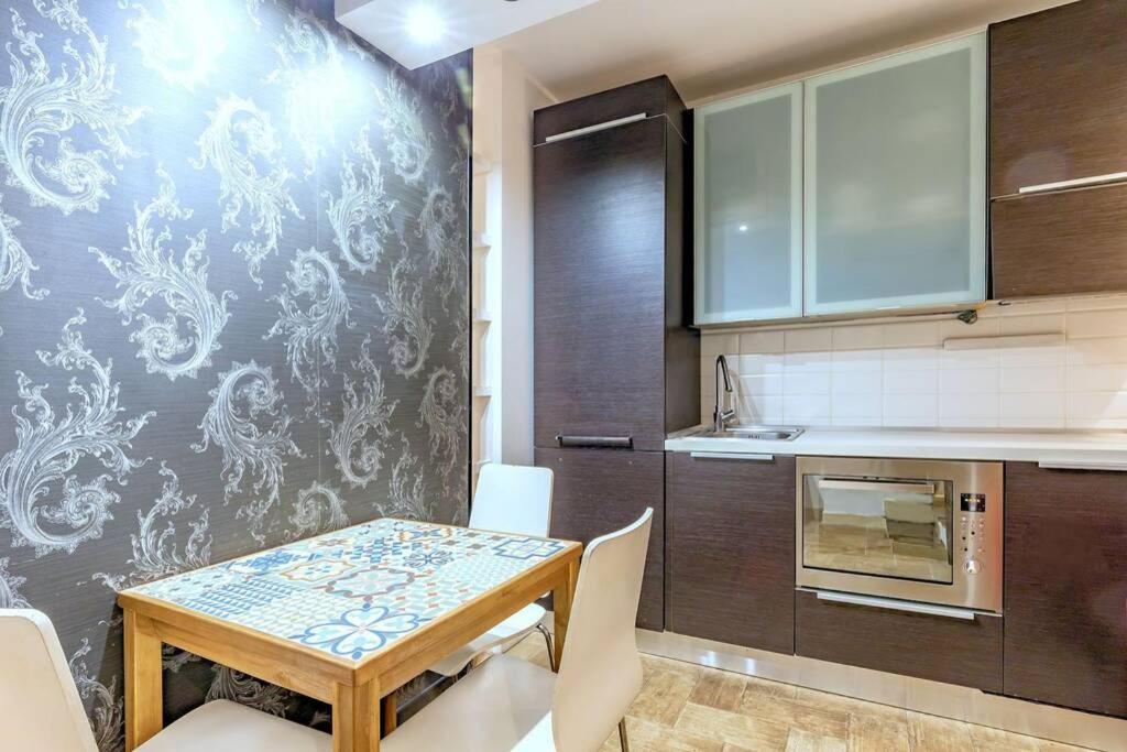 Lovely Apartment Ground Floor Colosseo Wi-Fi Ac Roma Exterior foto